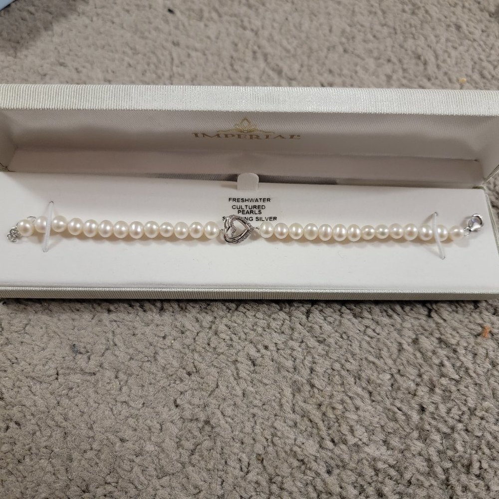 Pearl Bracelet with Heart